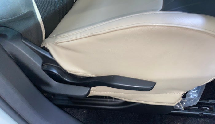 2023 Toyota Glanza V, Petrol, Manual, 6,847 km, Driver Side Adjustment Panel