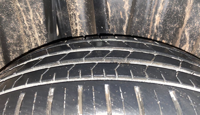 2023 Toyota Glanza V, Petrol, Manual, 6,847 km, Right Rear Tyre Tread