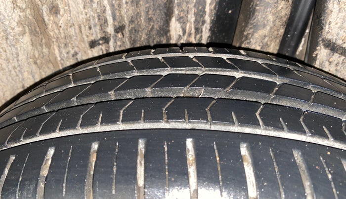 2023 Toyota Glanza V, Petrol, Manual, 6,847 km, Left Rear Tyre Tread