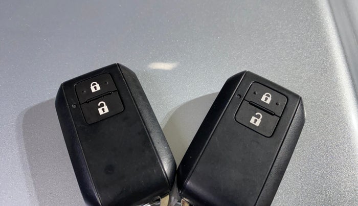 2023 Toyota Glanza V, Petrol, Manual, 6,847 km, Key Close Up