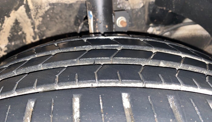 2023 Toyota Glanza V, Petrol, Manual, 6,847 km, Right Front Tyre Tread