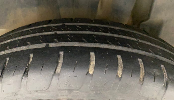 2020 Maruti Swift LXI, Petrol, Manual, 68,679 km, Left Rear Tyre Tread