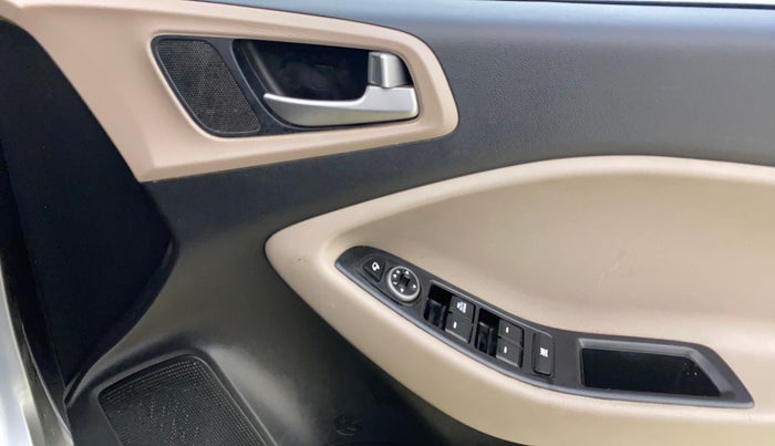 2019 Hyundai Elite i20 SPORTZ PLUS 1.2, Petrol, Manual, 77,442 km, Driver Side Door Panels Control