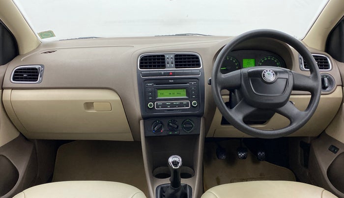 2013 Skoda Rapid 1.6 TDI MT AMBITION PLUS, Diesel, Manual, 82,634 km, Dashboard