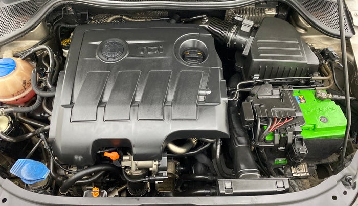 2013 Skoda Rapid 1.6 TDI MT AMBITION PLUS, Diesel, Manual, 82,634 km, Open Bonet