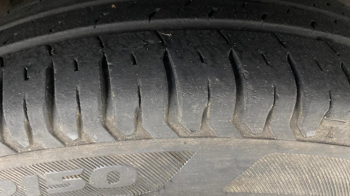 2021 Tata ALTROZ XE PETROL, Petrol, Manual, 16,431 km, Right Front Tyre Tread