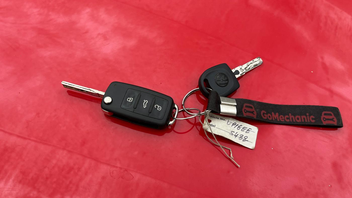 2015 Volkswagen Polo COMFORTLINE 1.2L, Petrol, Manual, 62,856 km, Key Close Up