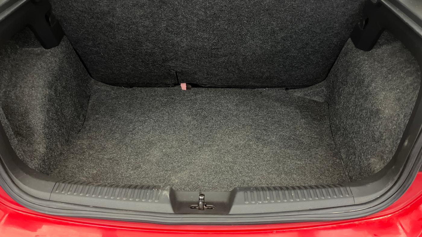 2015 Volkswagen Polo COMFORTLINE 1.2L, Petrol, Manual, 62,856 km, Boot Inside