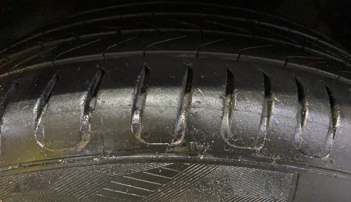 2019 Maruti Baleno DELTA PETROL 1.2, Petrol, Manual, 51,581 km, Right Front Tyre Tread