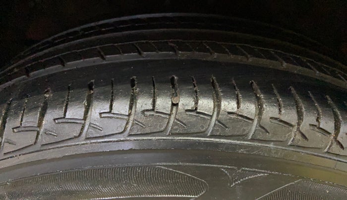 2019 Maruti Baleno DELTA PETROL 1.2, Petrol, Manual, 51,581 km, Left Front Tyre Tread