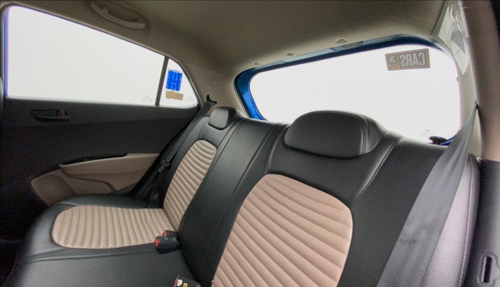 2018 Hyundai Grand i10 MAGNA AT 1.2 KAPPA VTVT, Petrol, Automatic, 49,948 km, Right Side Rear Door Cabin