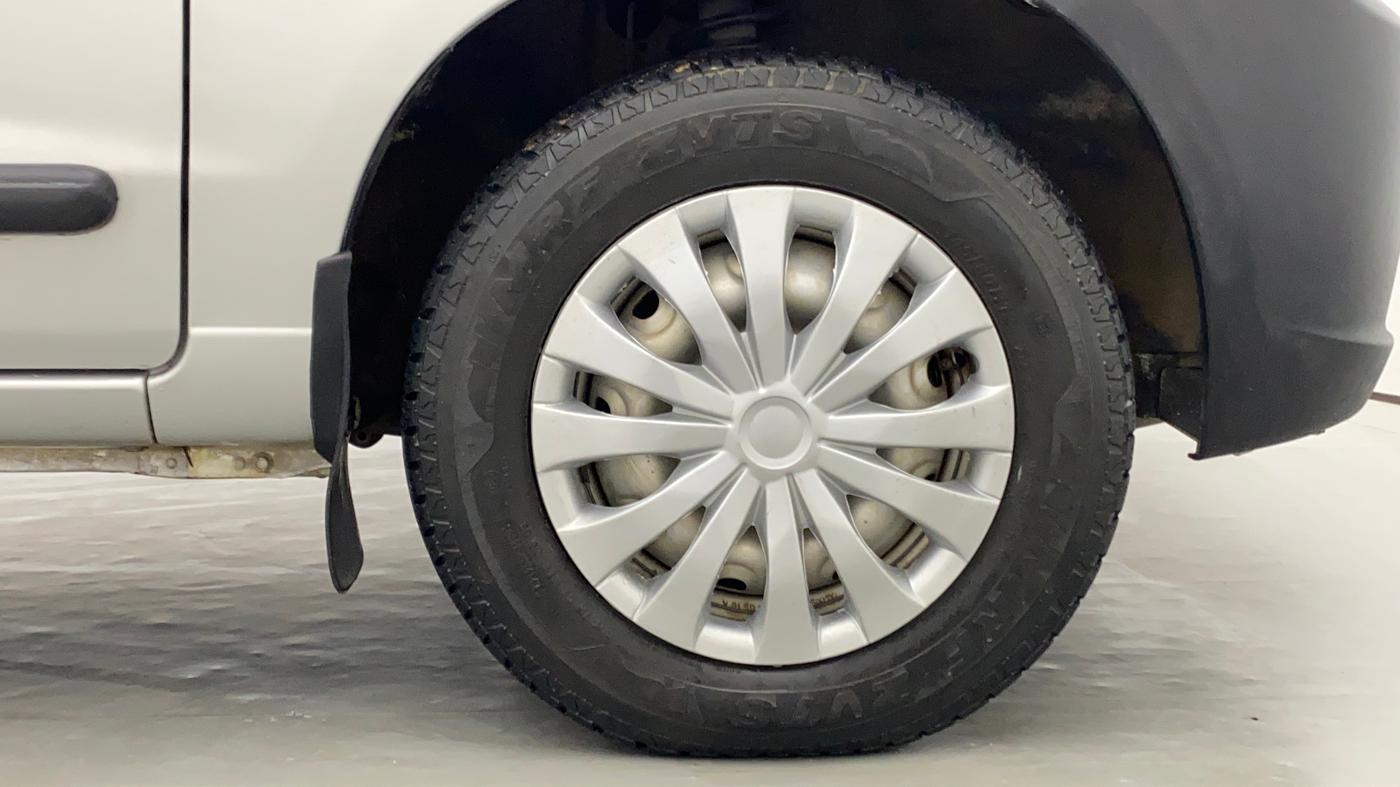 2009 Maruti Alto LXI, Petrol, Manual, 26,743 km, Right Front Tyre