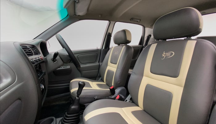 2009 Maruti Alto LXI, Petrol, Manual, 26,743 km, Right Side Front Door Cabin View