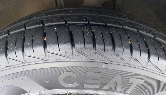 2020 Maruti Alto VXI, Petrol, Manual, 12,237 km, Left Front Tyre Tread