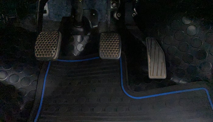 2020 Maruti Alto VXI, Petrol, Manual, 12,237 km, Pedals