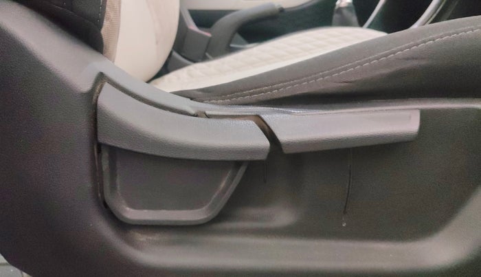 2022 Hyundai Creta SX 1.5 PETROL, Petrol, Manual, 85,802 km, Driver Side Adjustment Panel