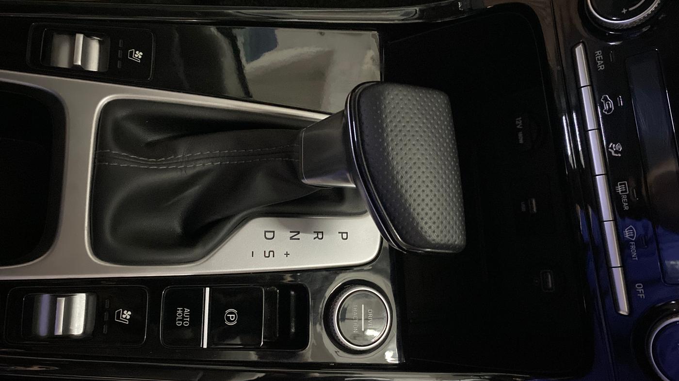 2021 Hyundai ALCAZAR 2.0 SIGNATURE (O) AT 7STR, Petrol, Automatic, 13,147 km, Gear Lever