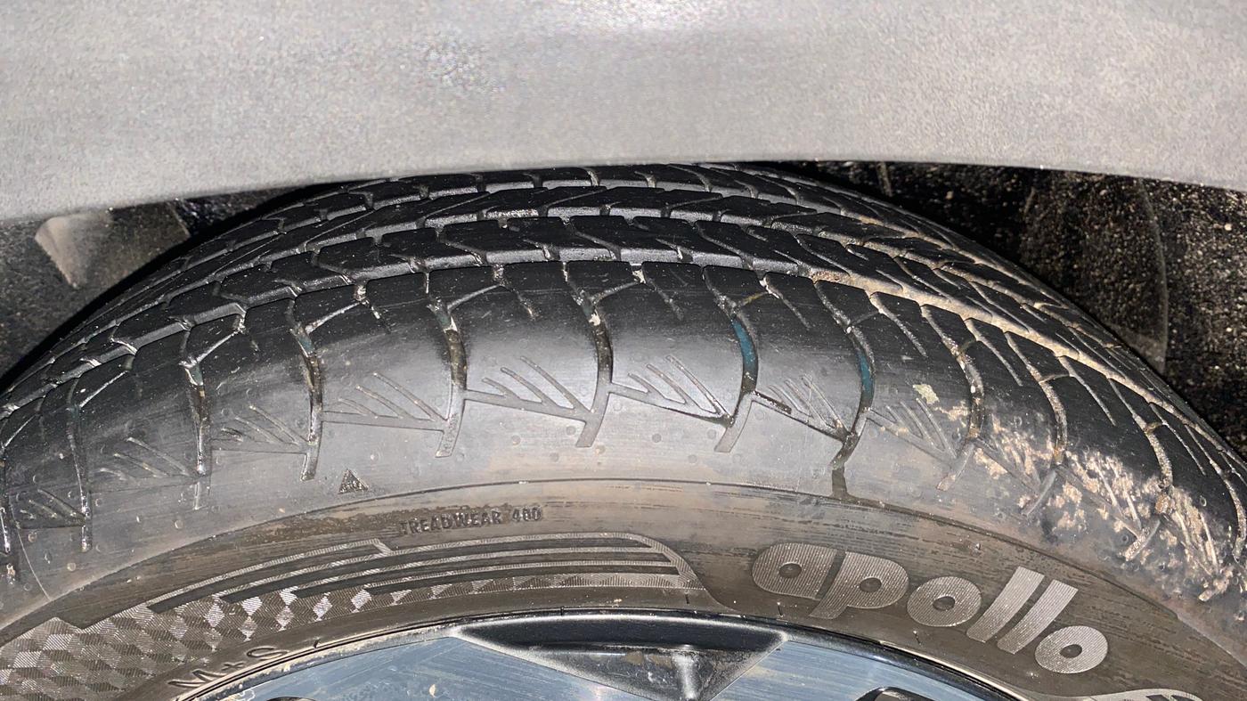 2021 Hyundai ALCAZAR 2.0 SIGNATURE (O) AT 7STR, Petrol, Automatic, 13,147 km, Left Front Tyre Tread