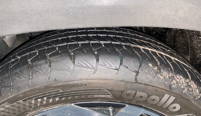 2021 Hyundai ALCAZAR 2.0 SIGNATURE (O) AT 7STR, Petrol, Automatic, 12,454 km, Left Front Tyre Tread