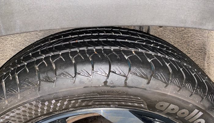 2021 Hyundai ALCAZAR 2.0 SIGNATURE (O) AT 7STR, Petrol, Automatic, 12,454 km, Left Rear Tyre Tread