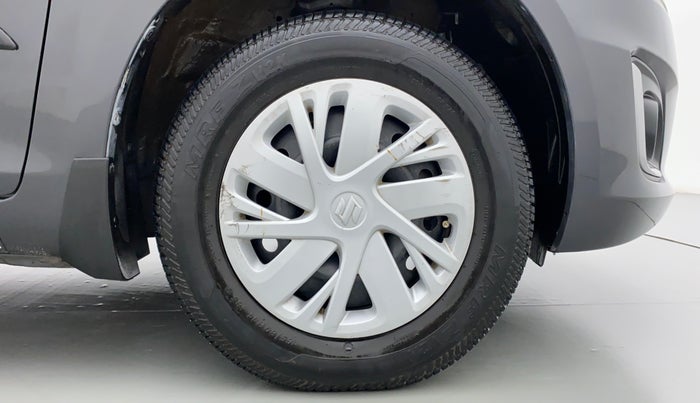 2017 Maruti Swift VXI D, Petrol, Manual, 30,435 km, Right Front Wheel