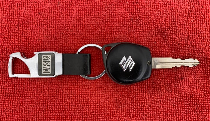 2017 Maruti Swift VXI D, Petrol, Manual, 30,435 km, Key Close Up