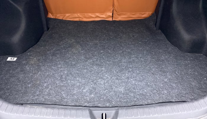 2018 Toyota YARIS J MT, Petrol, Manual, 37,679 km, Boot Inside