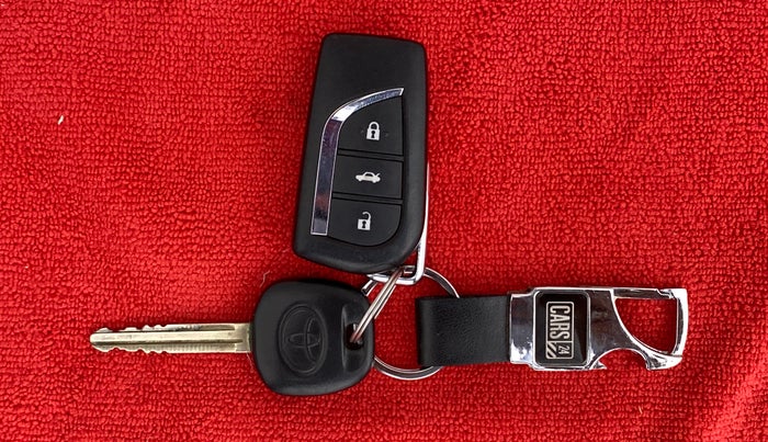2018 Toyota YARIS J MT, Petrol, Manual, 37,679 km, Key Close Up