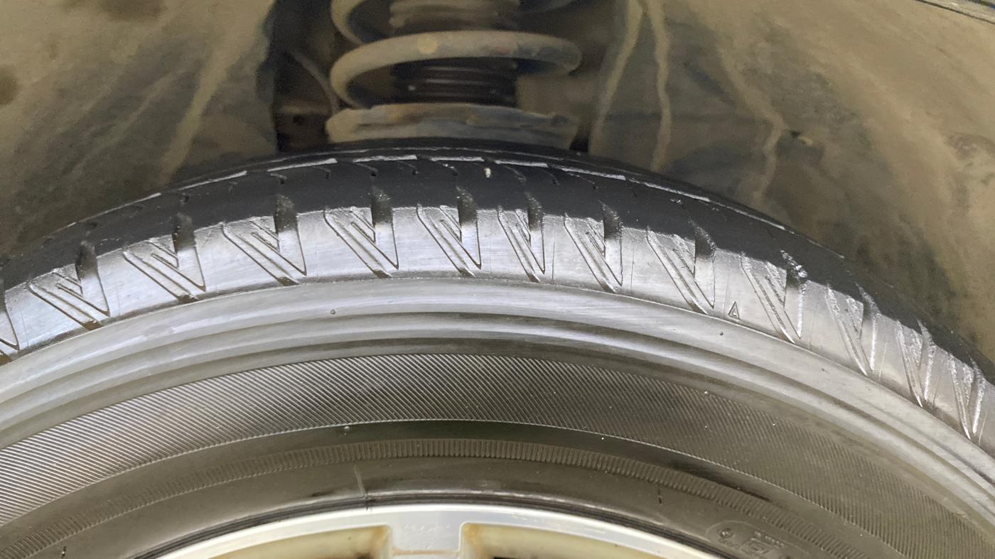 2018 Skoda Kodiaq STYLE 2.0 TDI 4X4 AT, Diesel, Automatic, 1,00,413 km, Right Front Tyre Tread