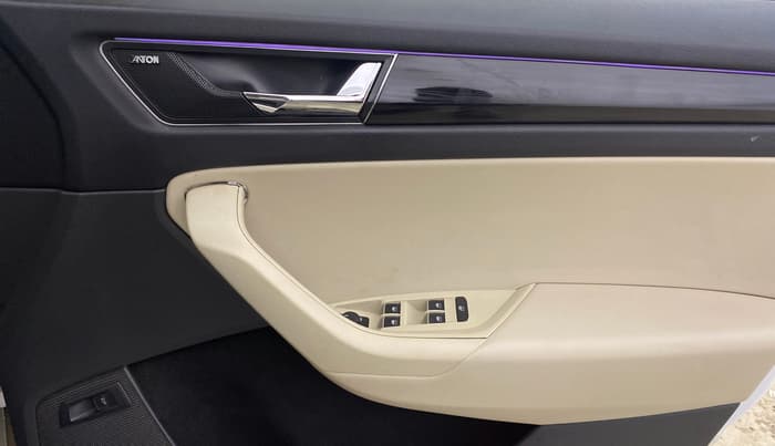 2018 Skoda Kodiaq STYLE 2.0 TDI 4X4 AT, Diesel, Automatic, 1,00,413 km, Driver Side Door Panels Control