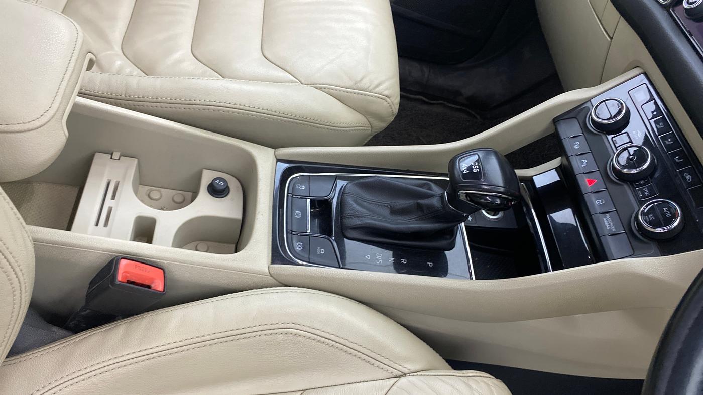2018 Skoda Kodiaq STYLE 2.0 TDI 4X4 AT, Diesel, Automatic, 1,00,413 km, Gear Lever
