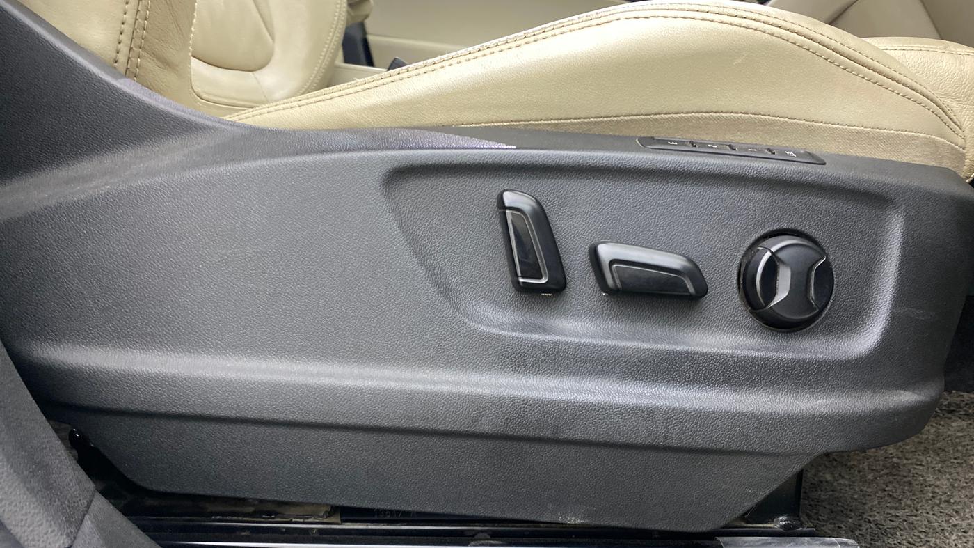 2018 Skoda Kodiaq STYLE 2.0 TDI 4X4 AT, Diesel, Automatic, 1,00,413 km, Driver Side Adjustment Panel