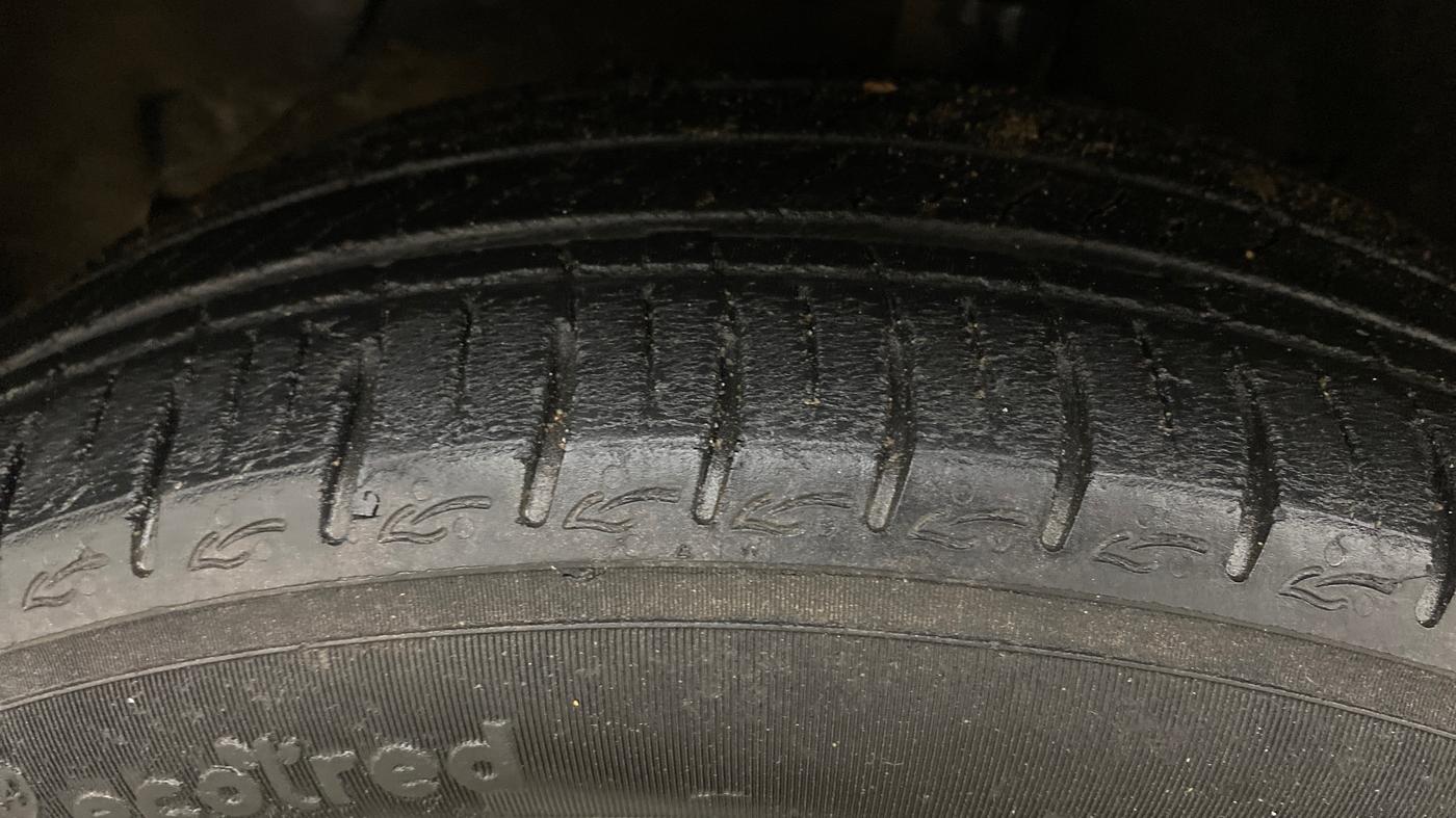 2021 Hyundai AURA SX PLUS 1.2 AMT, Petrol, Automatic, 39,910 km, Left Front Tyre Tread