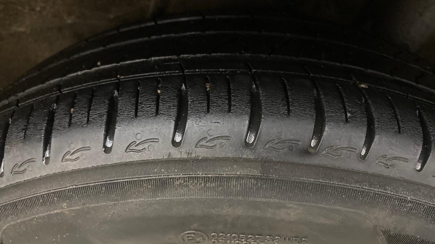 2021 Hyundai AURA SX PLUS 1.2 AMT, Petrol, Automatic, 39,910 km, Left Rear Tyre Tread