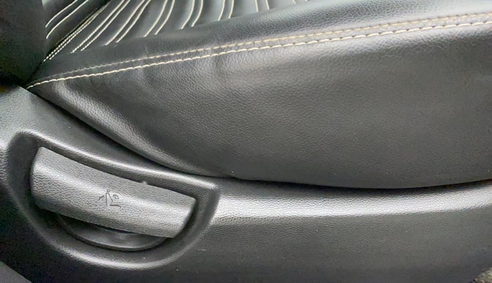 2019 Hyundai Grand i10 MAGNA 1.2 KAPPA VTVT, Petrol, Manual, 54,945 km, Driver Side Adjustment Panel