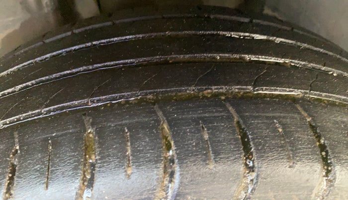 2021 Volkswagen TAIGUN TOPLINE 1.0 TSI AT, Petrol, Automatic, 53,910 km, Right Rear Tyre Tread