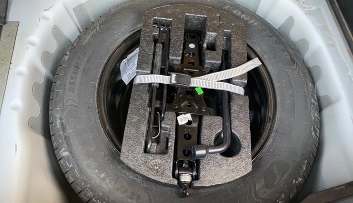 2021 Volkswagen TAIGUN TOPLINE 1.0 TSI AT, Petrol, Automatic, 53,910 km, Spare Tyre