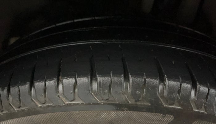 2023 Maruti Swift ZXI, Petrol, Manual, 30,782 km, Left Rear Tyre Tread