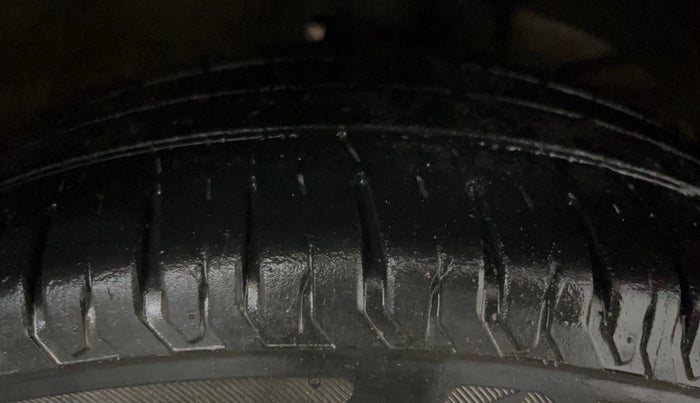 2023 Maruti Swift ZXI, Petrol, Manual, 30,782 km, Right Front Tyre Tread