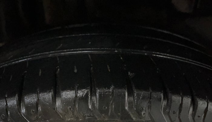 2023 Maruti Swift ZXI, Petrol, Manual, 30,782 km, Right Rear Tyre Tread