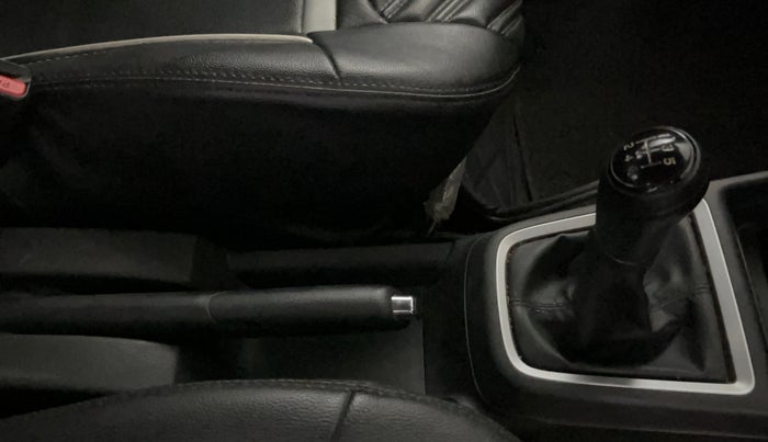2023 Maruti Swift ZXI, Petrol, Manual, 30,782 km, Gear Lever