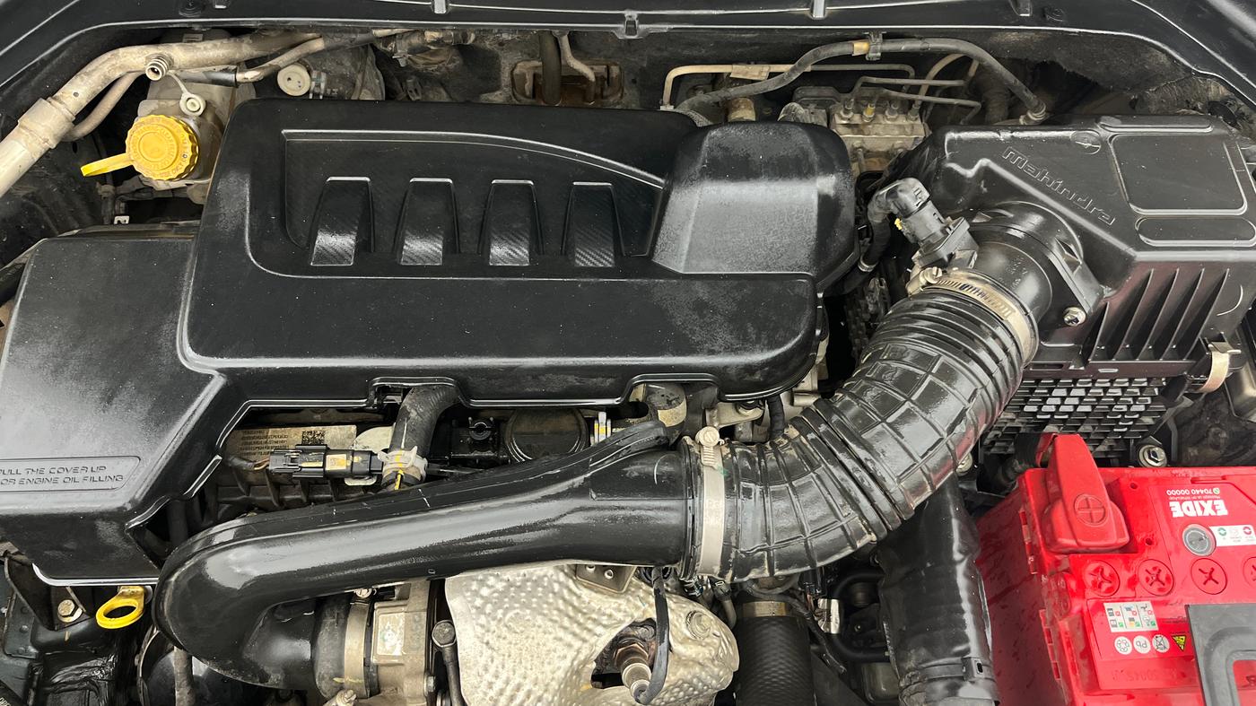 2022 Mahindra XUV300 W8 (O) 1.5 DIESEL AMT, Diesel, Automatic, 71,615 km, Engine View