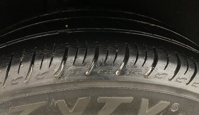 2016 Maruti Baleno DELTA PETROL 1.2, Petrol, Manual, 99,271 km, Right Rear Tyre Tread