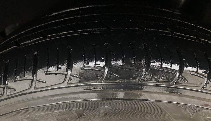 2016 Maruti Baleno DELTA PETROL 1.2, Petrol, Manual, 99,271 km, Left Rear Tyre Tread