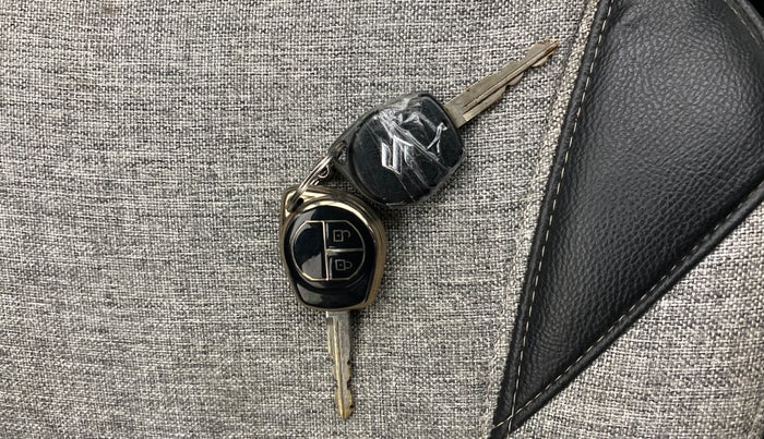 2016 Maruti Baleno DELTA PETROL 1.2, Petrol, Manual, 99,271 km, Key Close Up