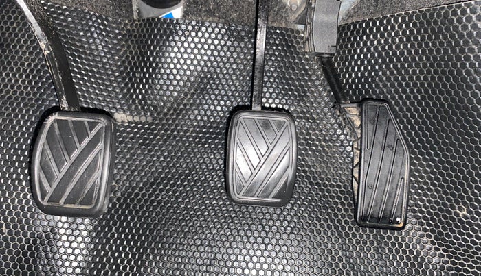 2016 Maruti Baleno DELTA PETROL 1.2, Petrol, Manual, 99,271 km, Pedals