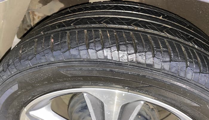 2018 Hyundai Verna 1.6 VTVT SX (O) AT, Petrol, Automatic, 16,665 km, Right Rear Tyre Tread