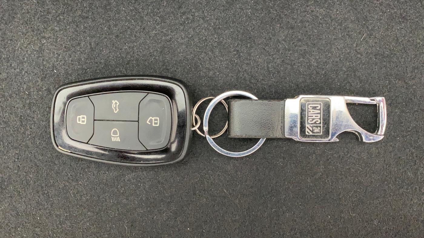 2021 Tata ALTROZ XT PETROL, Petrol, Manual, 16,599 km, Key Close Up