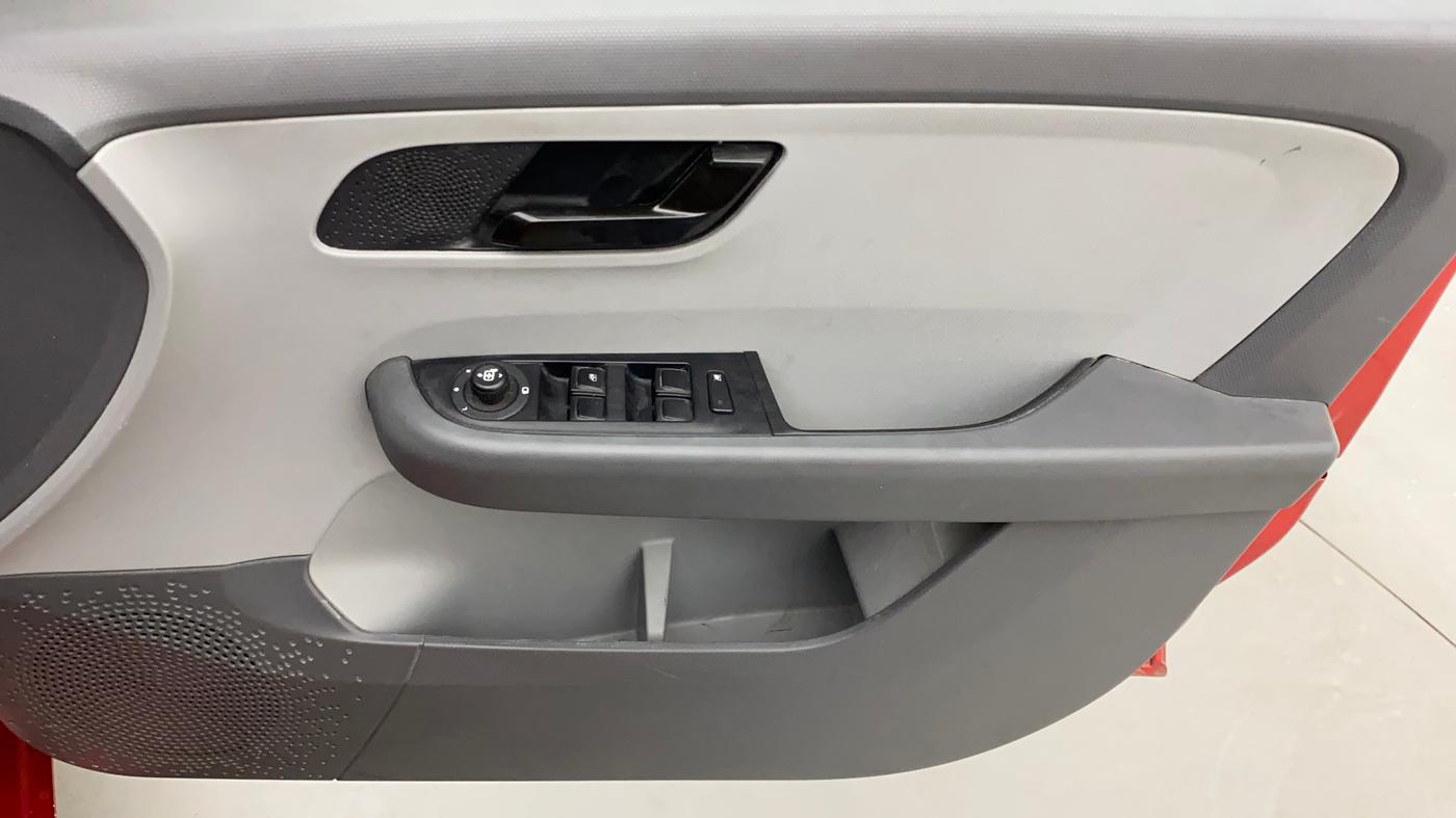 2021 Tata ALTROZ XT PETROL, Petrol, Manual, 16,599 km, Driver Side Door Panels Control