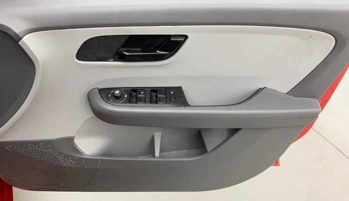 2021 Tata ALTROZ XT PETROL, Petrol, Manual, 16,599 km, Driver Side Door Panels Control